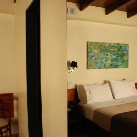 Hotel Viena คอร์โดบา ภายนอก รูปภาพ