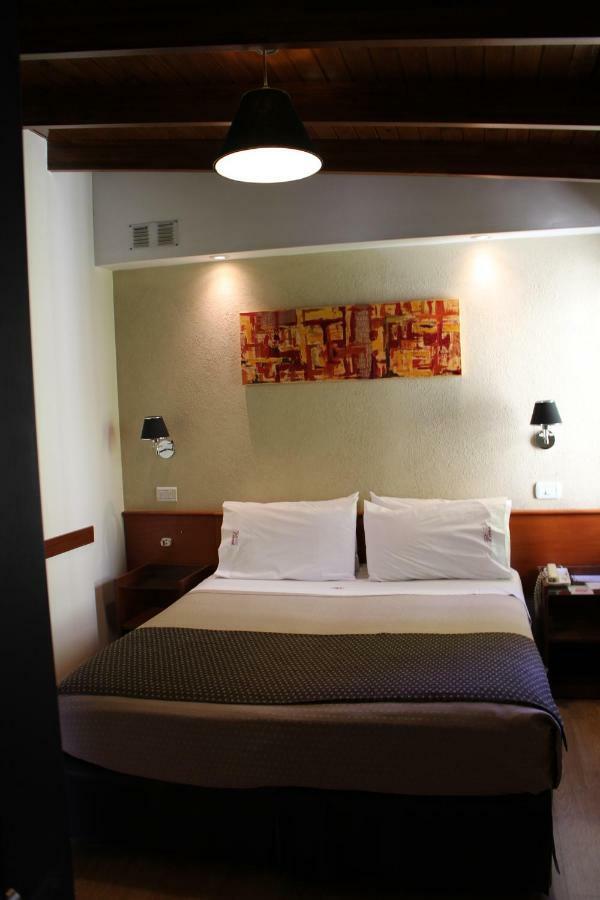 Hotel Viena คอร์โดบา ภายนอก รูปภาพ
