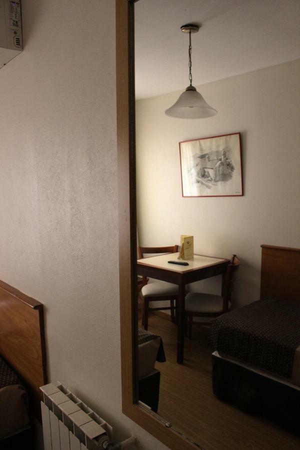 Hotel Viena คอร์โดบา ภายนอก รูปภาพ